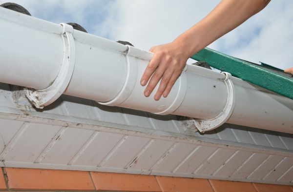 Gutter Reattachment in Granger